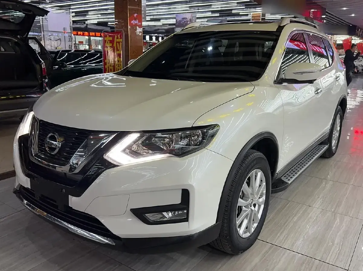 2017 Nissan X-Trail 2.0L 150HP L4 CVT
