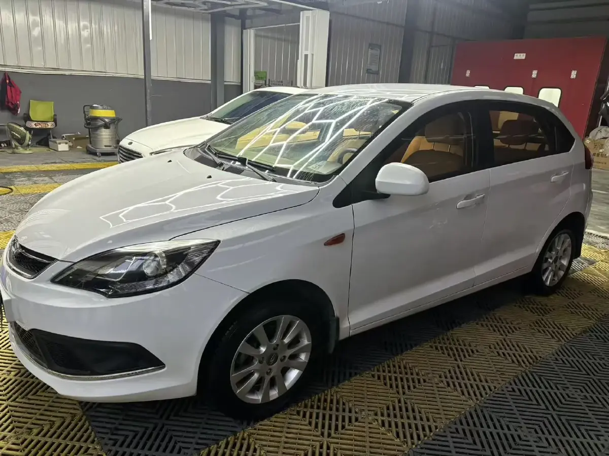 2015 Chery Fulwin 2 1.5L 109HP L4 5MT