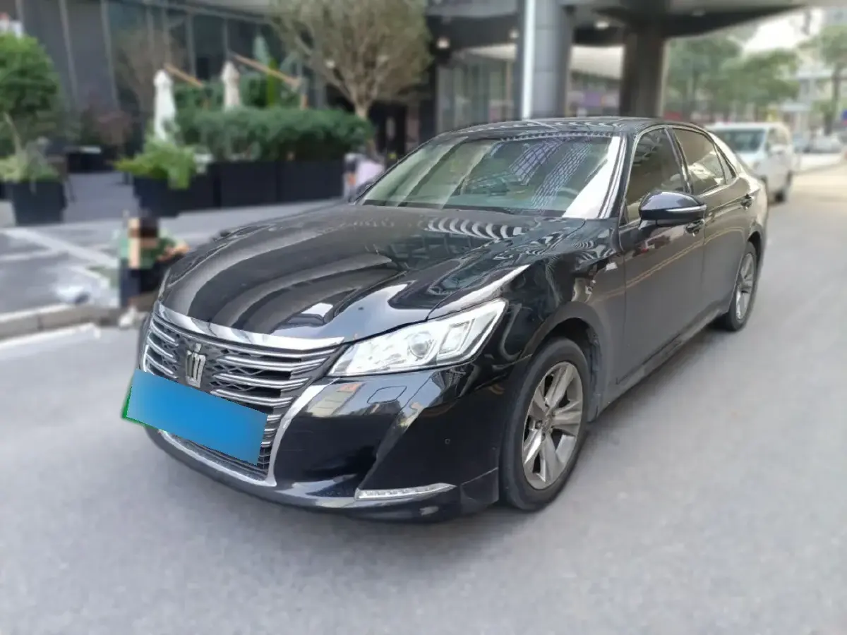 2015 Toyota Crown 2.5L 193HP V6 6AT