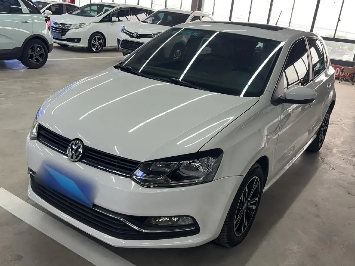 2016 Volkswagen Polo 1.6L 110HP L4 6AT