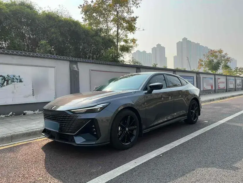 2022 ChangAn UNI-V 1.5T 188HP L4 7DCT