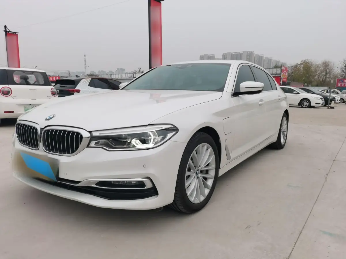 2019 BMW 5 Series 2.0T 184HP L4 8AT PHEV 13KWH