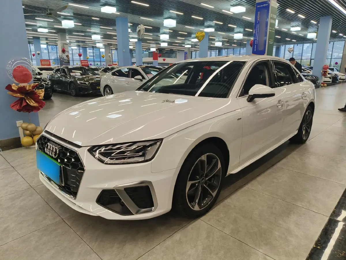 2024 Audi A4L 2.0T 190HP L4 7DCT