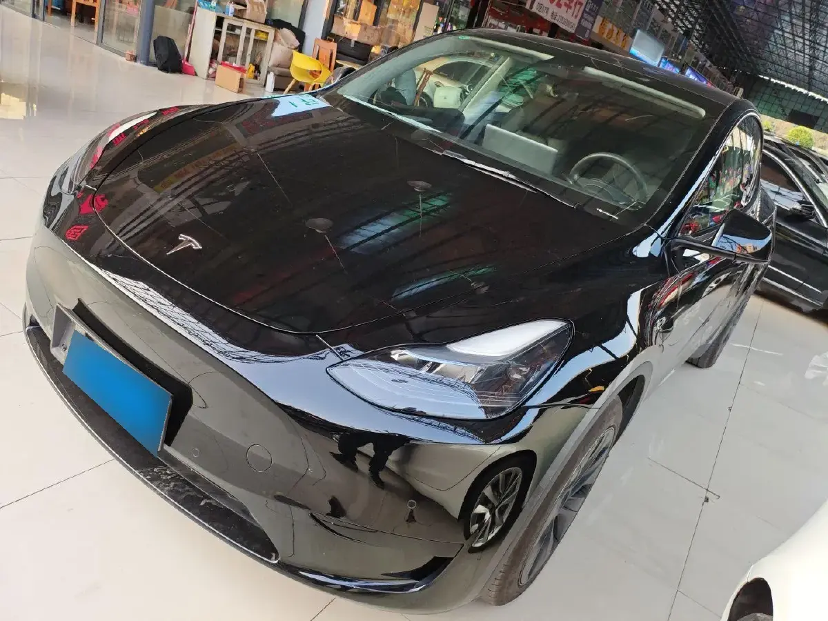 2023 Tesla Model Y BEV 60KWH