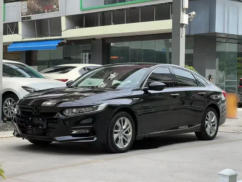 2018 Honda Accord 1.5T 194HP L4 CVT