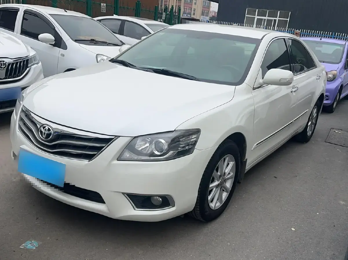 2013 Toyota Camry 2.0L 147HP L4 4AT