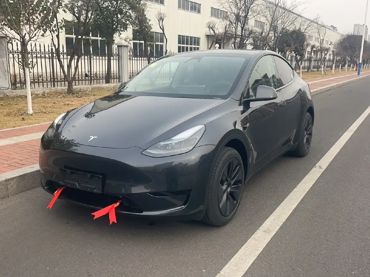 2024 Tesla Model Y BEV 60KWH