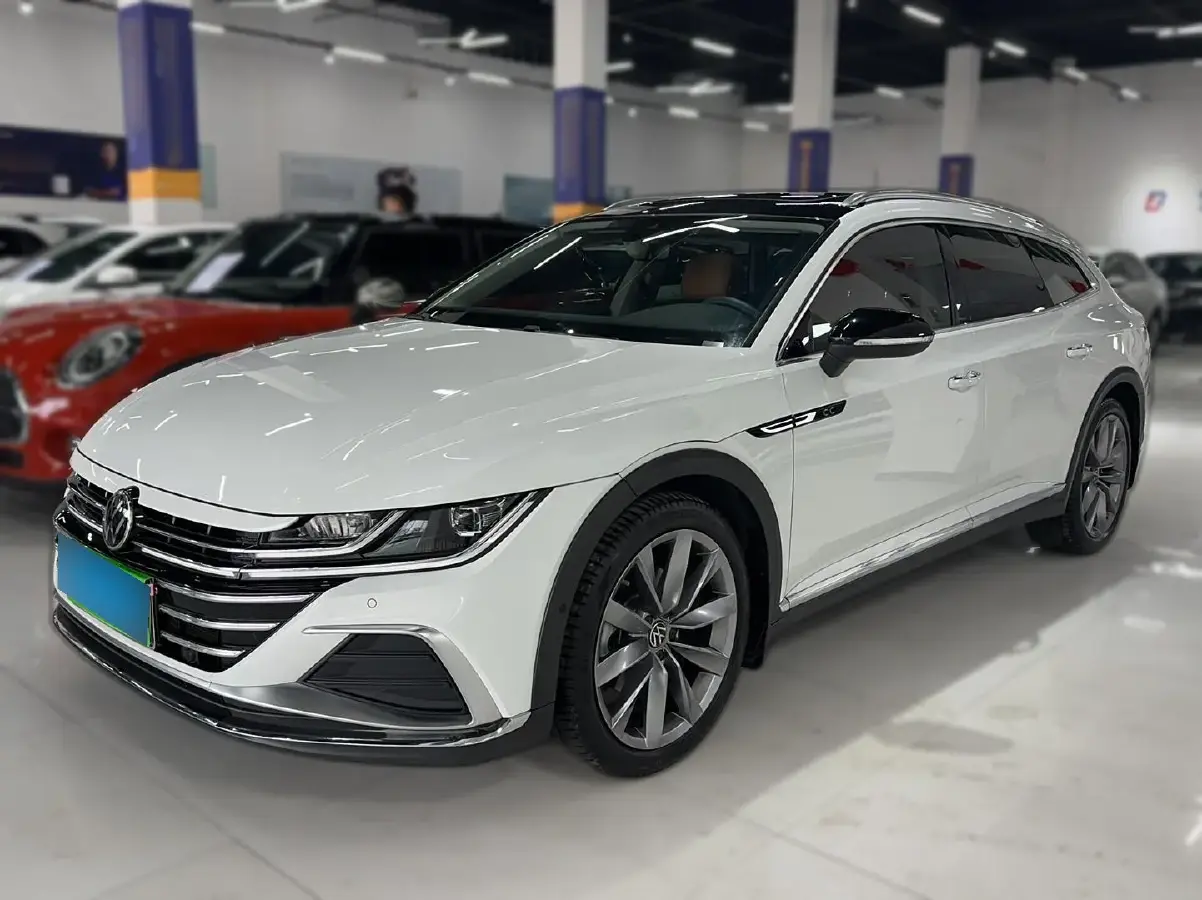 2023 Volkswagen CC 2.0T 220HP L4 7DCT