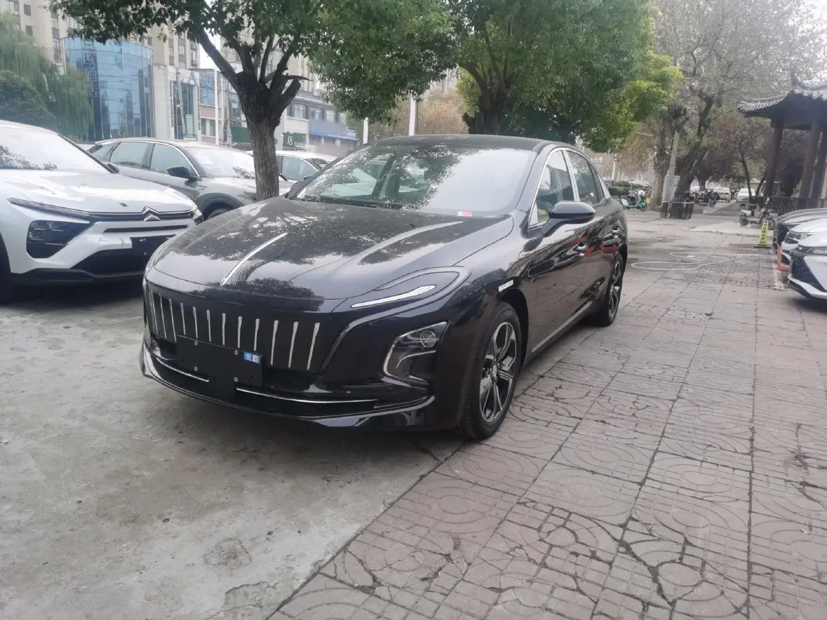 2023 HongQi E-QM5 BEV 54KWH