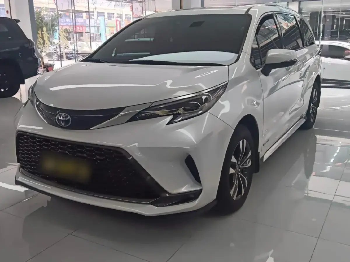 2023 Toyota Granvia 2.5L 189HP L4 E-CVT Hybrid