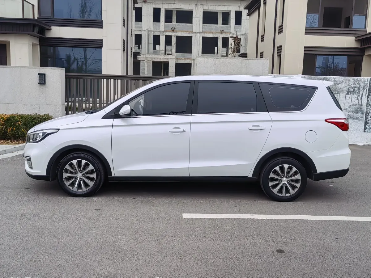 2017 ChangAn Linmax 1.6L 125HP L4 5MT,autocango,china used car exporter,china ev exporter,chinese used car exporter,chinese used ev exporter