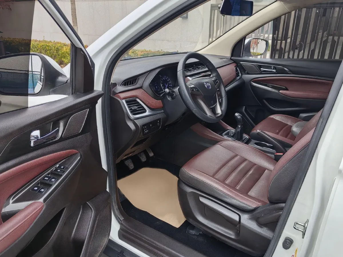 2017 ChangAn Linmax 1.6L 125HP L4 5MT,autocango,china used car exporter,china ev exporter,chinese used car exporter,chinese used ev exporter