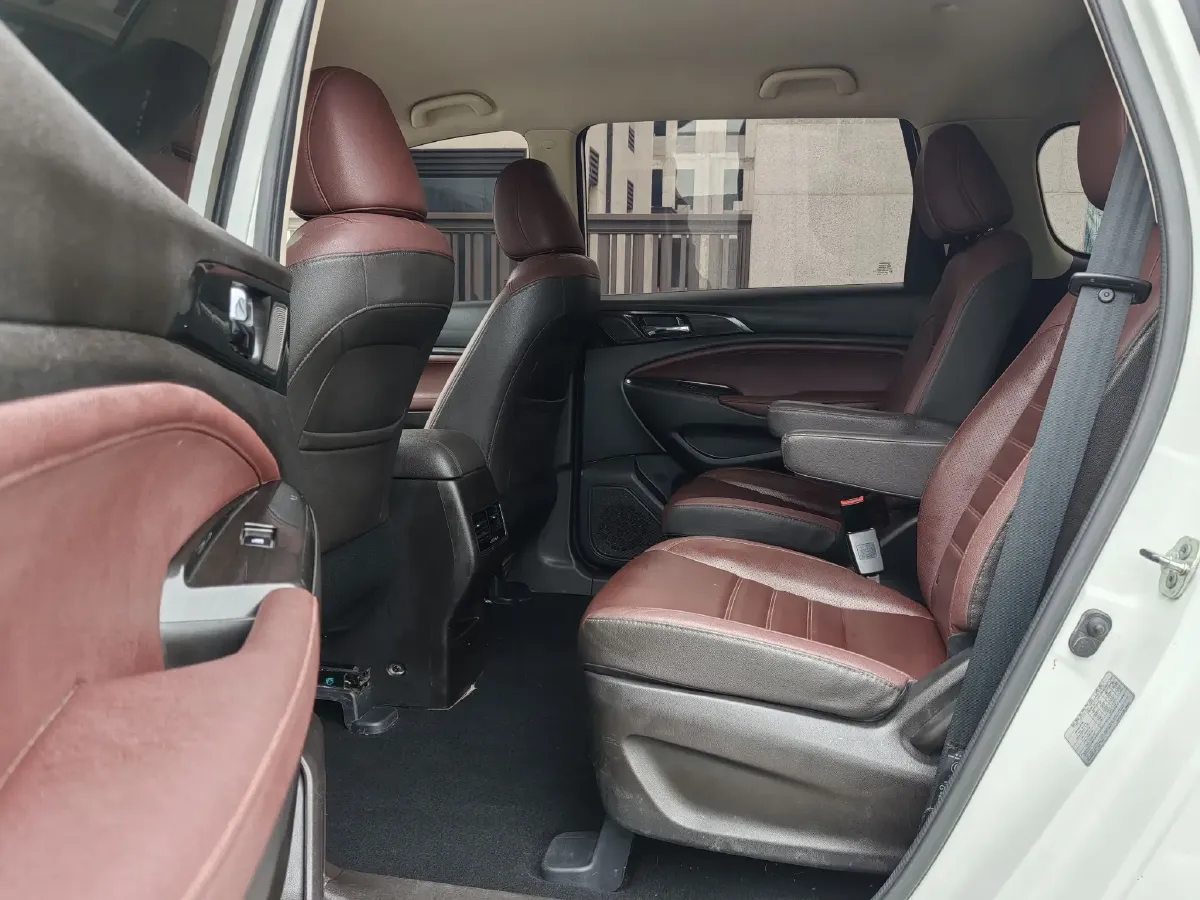 2017 ChangAn Linmax 1.6L 125HP L4 5MT,autocango,china used car exporter,china ev exporter,chinese used car exporter,chinese used ev exporter