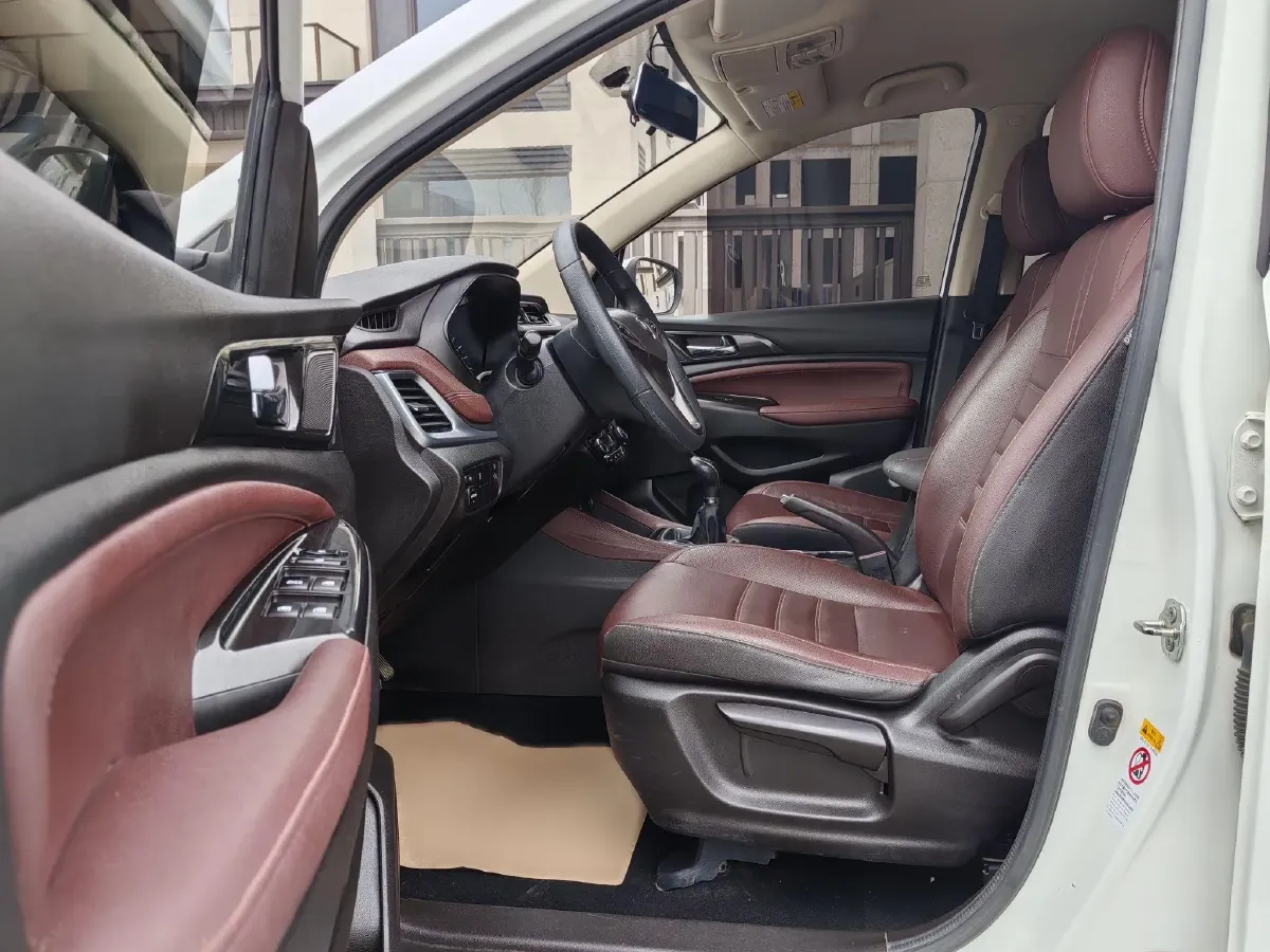 2017 ChangAn Linmax 1.6L 125HP L4 5MT,autocango,china used car exporter,china ev exporter,chinese used car exporter,chinese used ev exporter