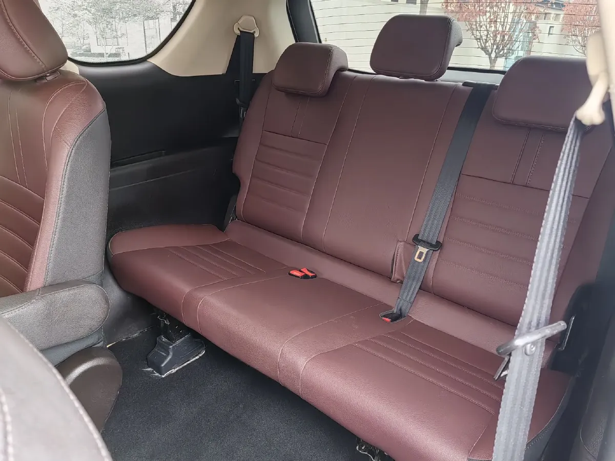 2017 ChangAn Linmax 1.6L 125HP L4 5MT,autocango,china used car exporter,china ev exporter,chinese used car exporter,chinese used ev exporter