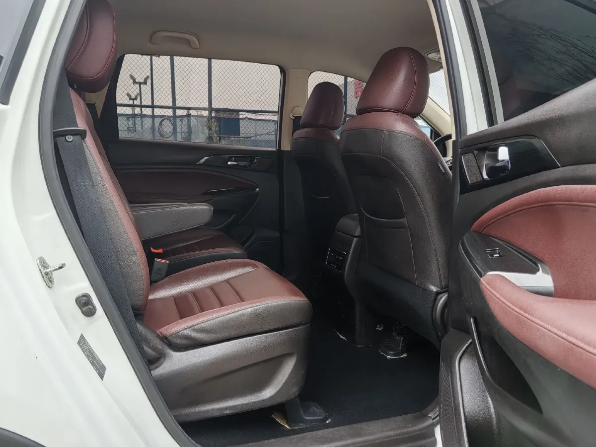 2017 ChangAn Linmax 1.6L 125HP L4 5MT,autocango,china used car exporter,china ev exporter,chinese used car exporter,chinese used ev exporter