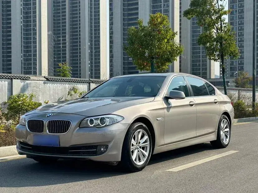 2013 BMW 5 Series 2.0T 184HP L4 8AT