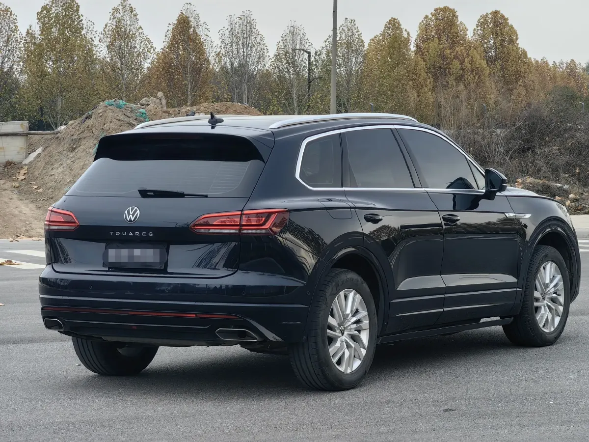2021 Volkswagen Touareg 2.0T 245HP L4 8AT,autocango,china used car exporter,china ev exporter,chinese used car exporter,chinese used ev exporter