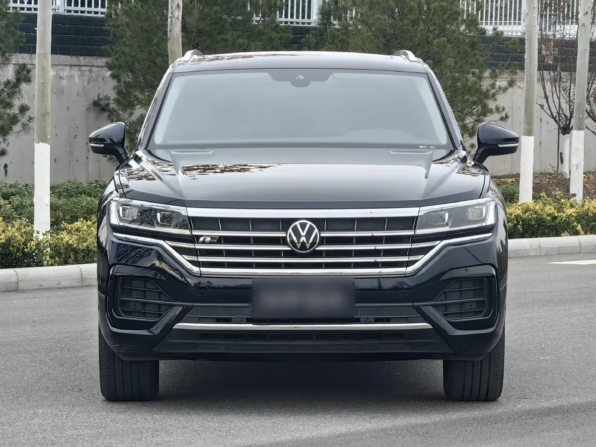 2021 Volkswagen Touareg 2.0T 245HP L4 8AT,autocango,china used car exporter,china ev exporter,chinese used car exporter,chinese used ev exporter