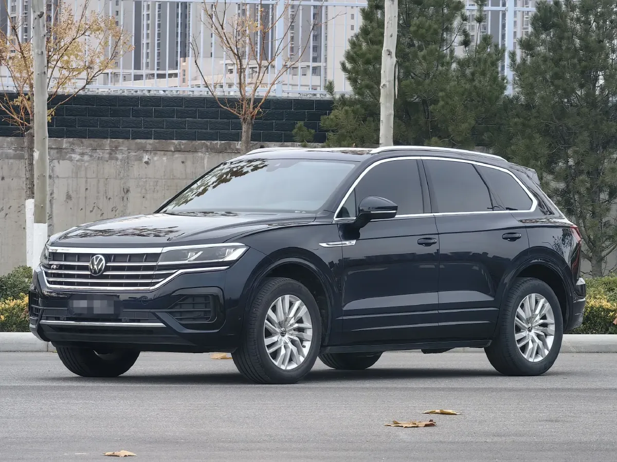 2021 Volkswagen Touareg 2.0T 245HP L4 8AT,autocango,china used car exporter,china ev exporter,chinese used car exporter,chinese used ev exporter