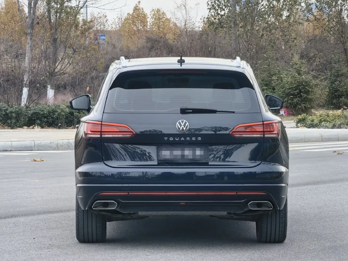 2021 Volkswagen Touareg 2.0T 245HP L4 8AT,autocango,china used car exporter,china ev exporter,chinese used car exporter,chinese used ev exporter