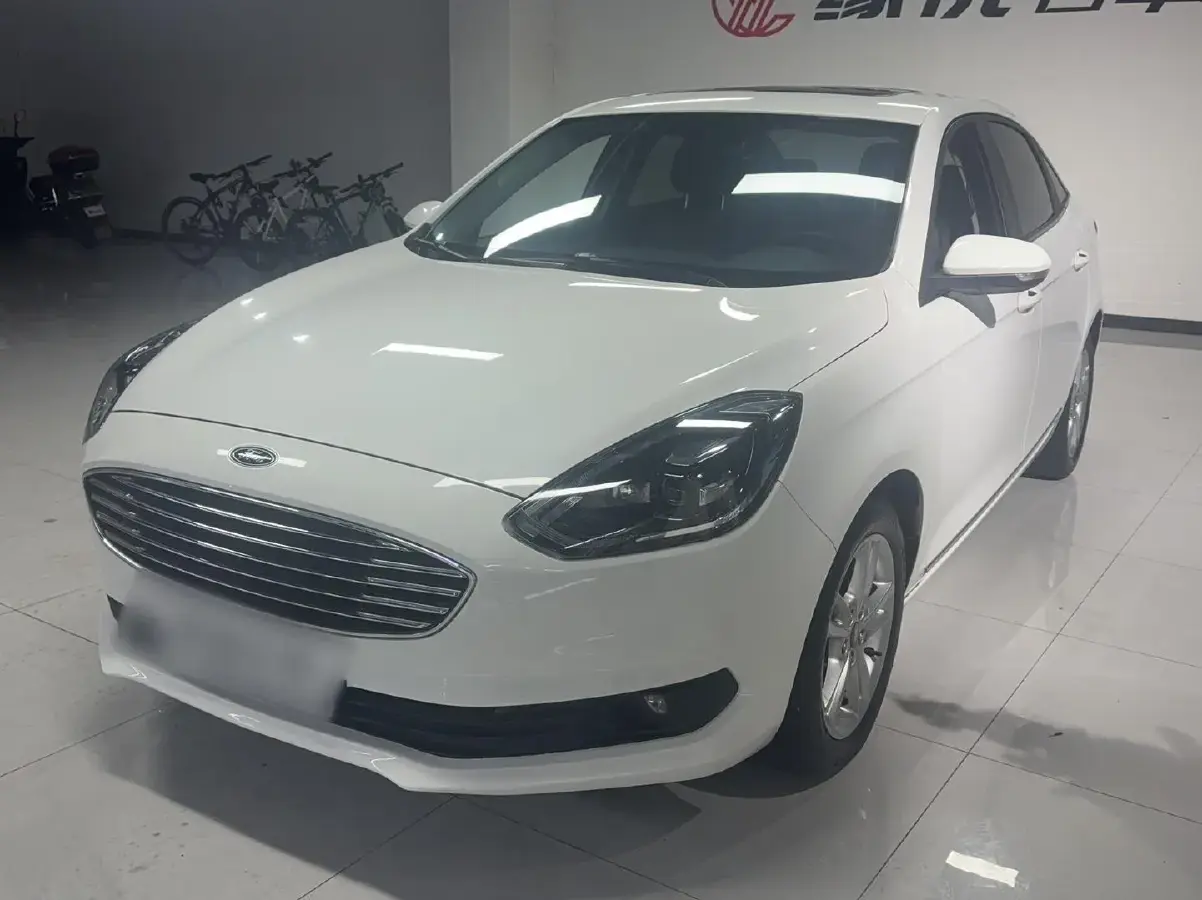 2019 Ford Escort 1.5L 122HP L3 6AT