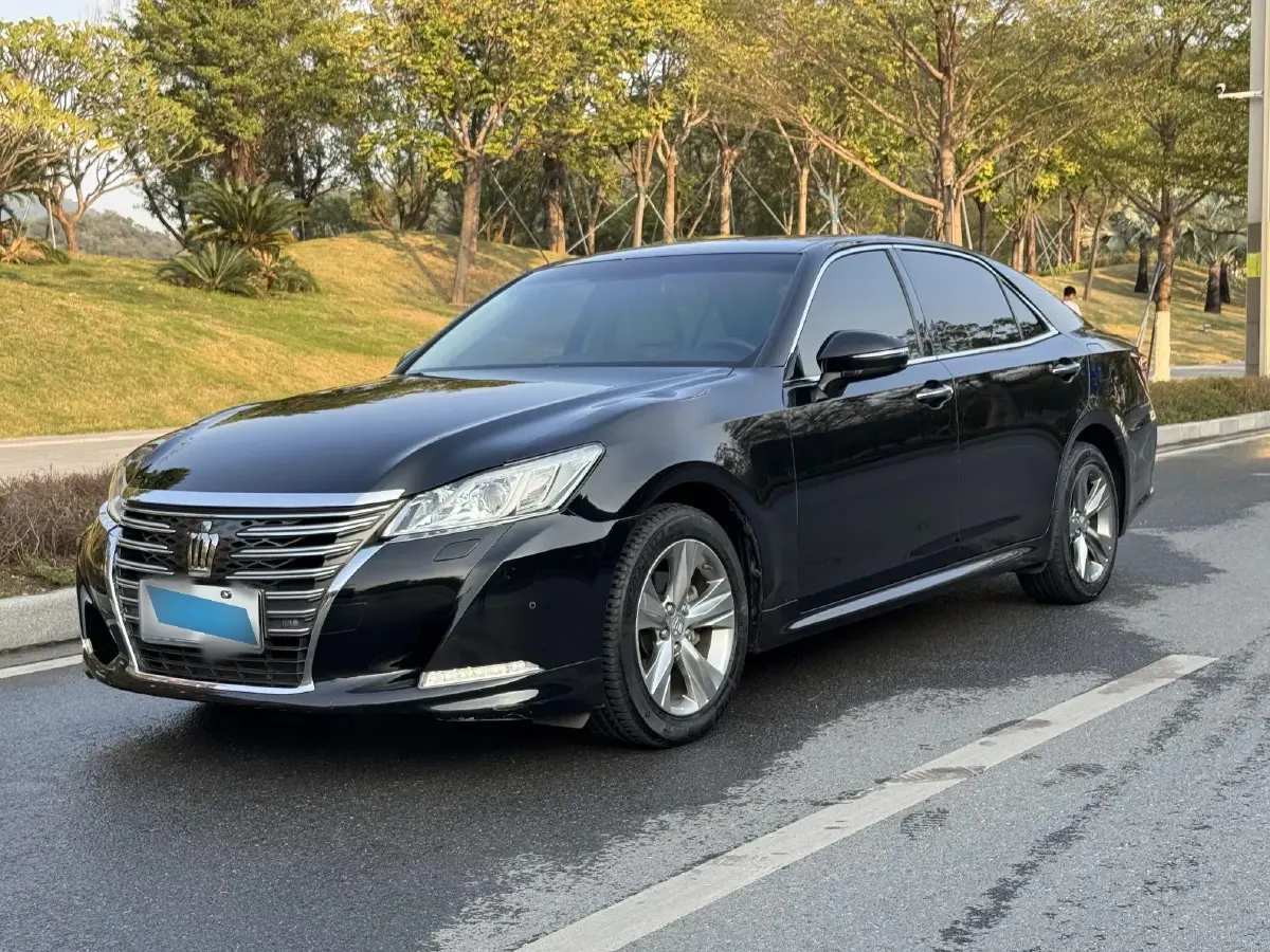 2015 Toyota Crown 2.0T 235HP L4 8AT