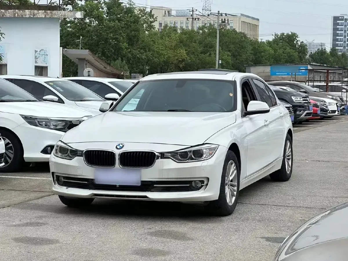 2016 BMW 3 Series 2.0T 184HP L4 8AT