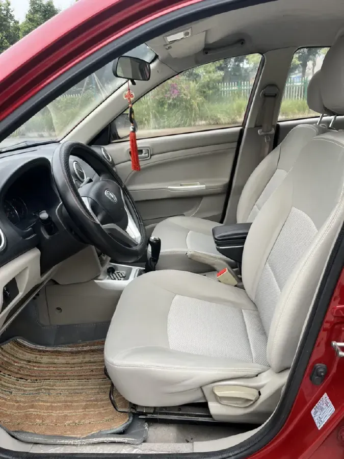 2015 ChangAn Alsvin V3 1.4L 101HP L4 5MT,autocango,china used car exporter,china ev exporter,chinese used car exporter,chinese used ev exporter