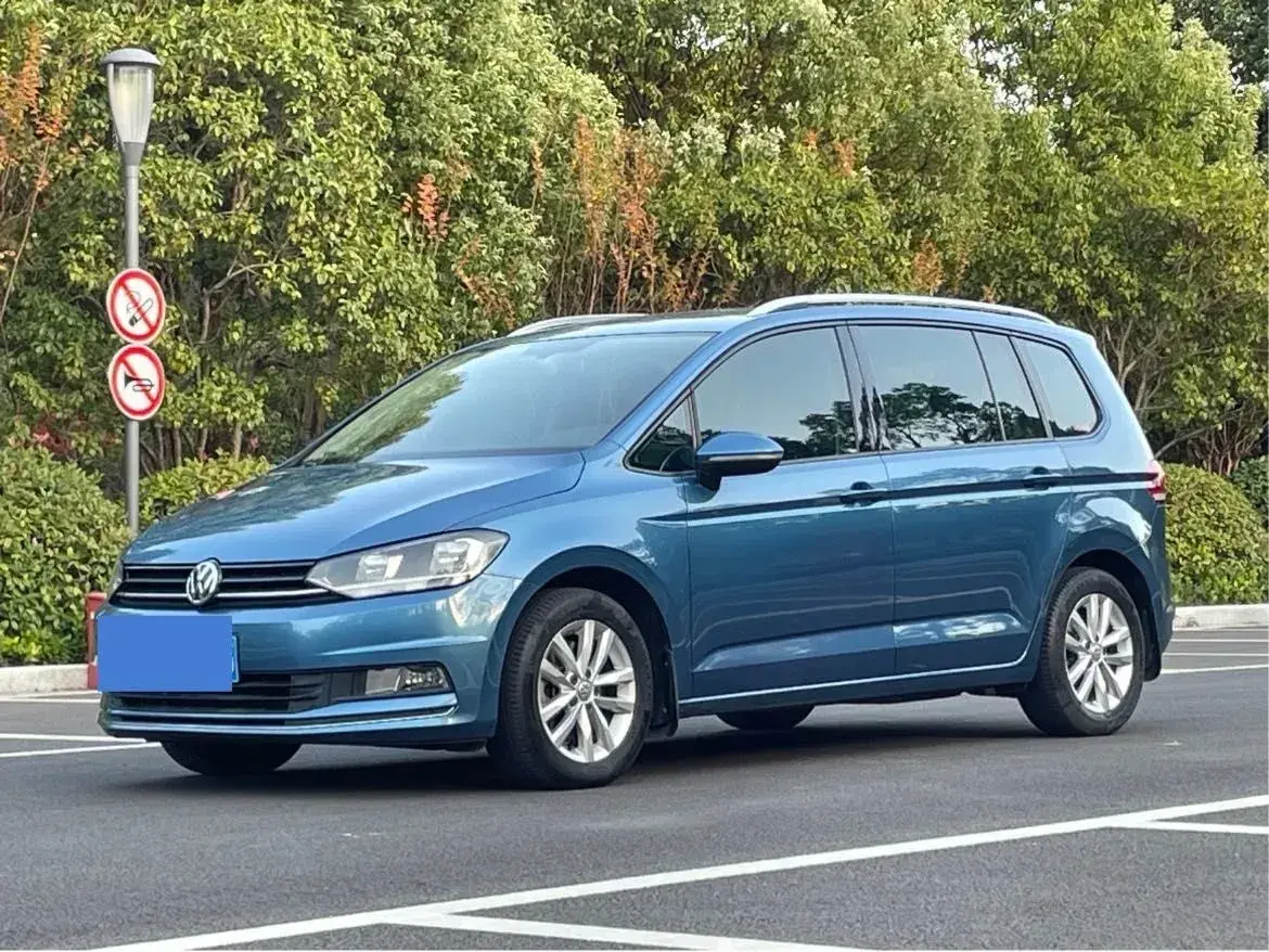 2016 Volkswagen Touran 1.4T 150HP L4 7DCT