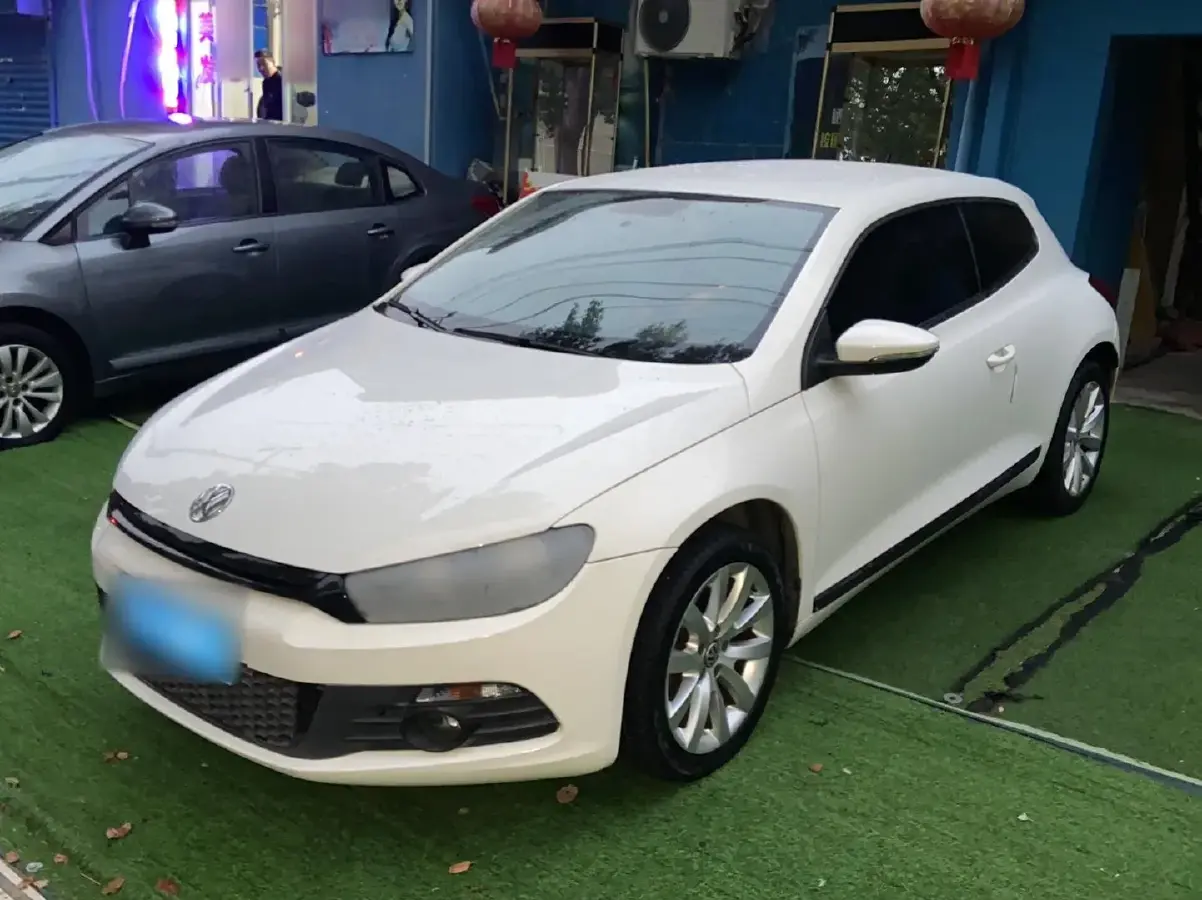 2011 Volkswagen Scirocco 1.4T 122HP L4 7DCT