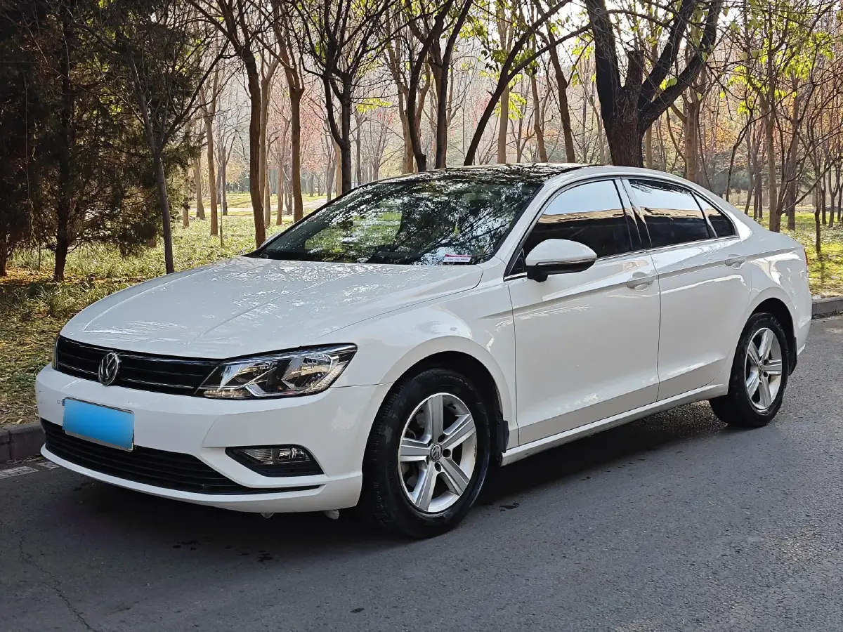 2017 Volkswagen Lamando 1.4T 131HP L4 7DCT