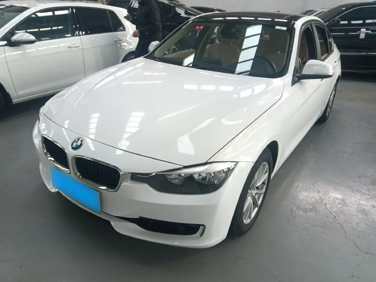 2013 BMW 3 Series 1.6T 136HP L4 8AT