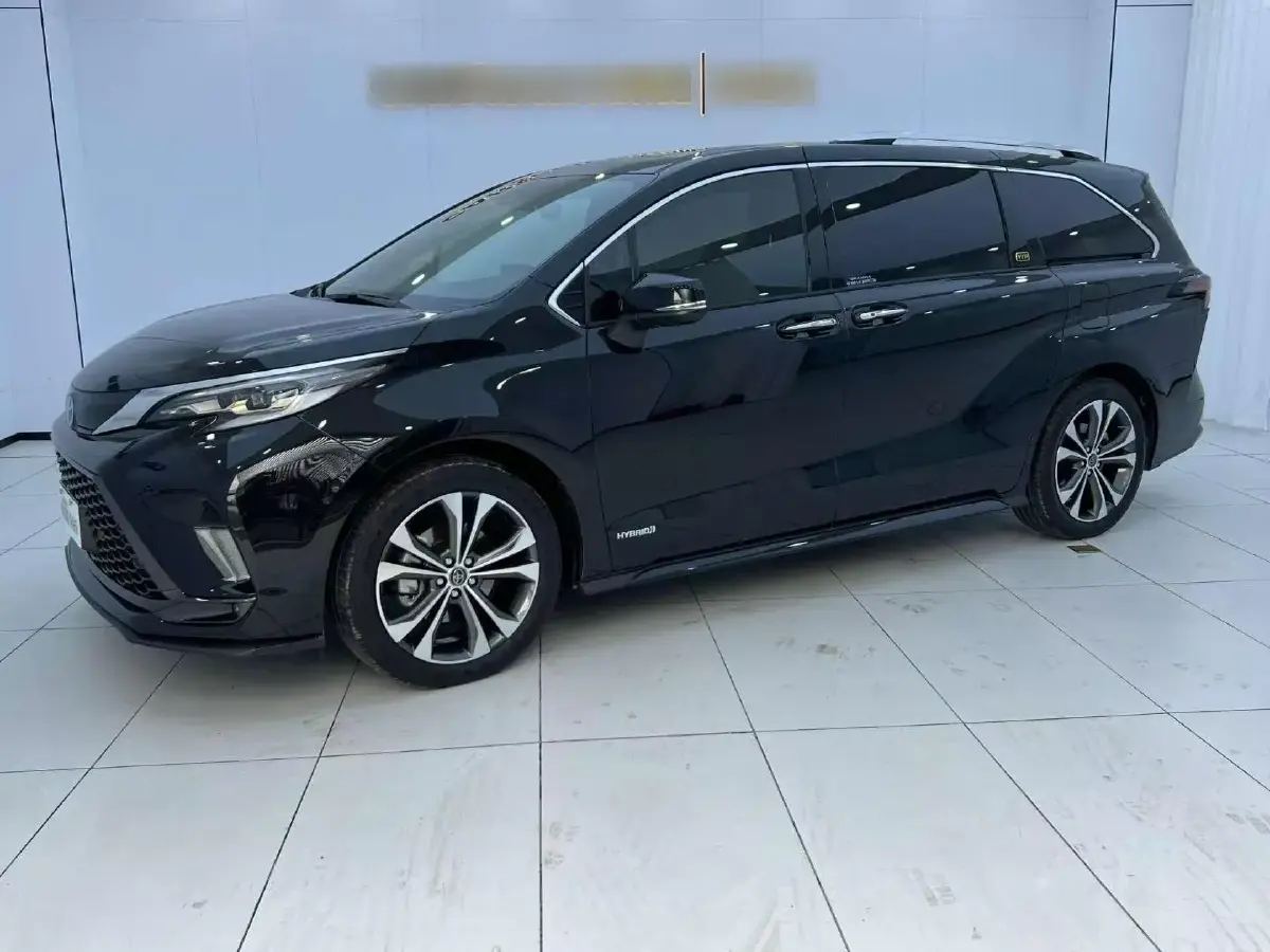 2023 Toyota Granvia 2.5L 189HP L4 E-CVT Hybrid