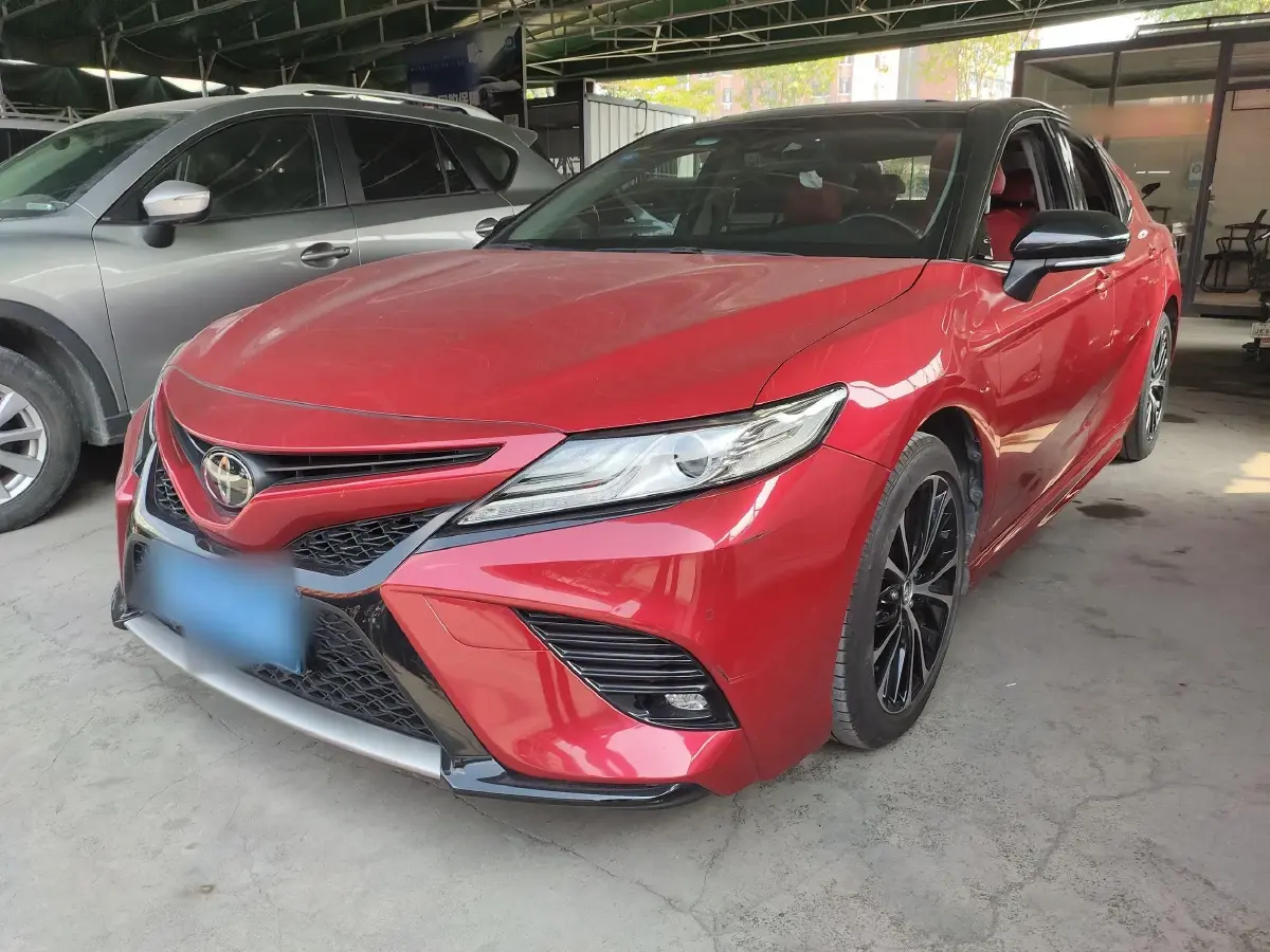 2018 Toyota Camry 2.5L 209HP L4 8AT