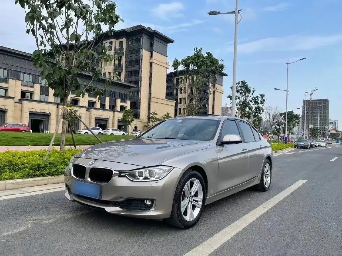 2013 BMW 3 Series 2.0T 184HP L4 8AT