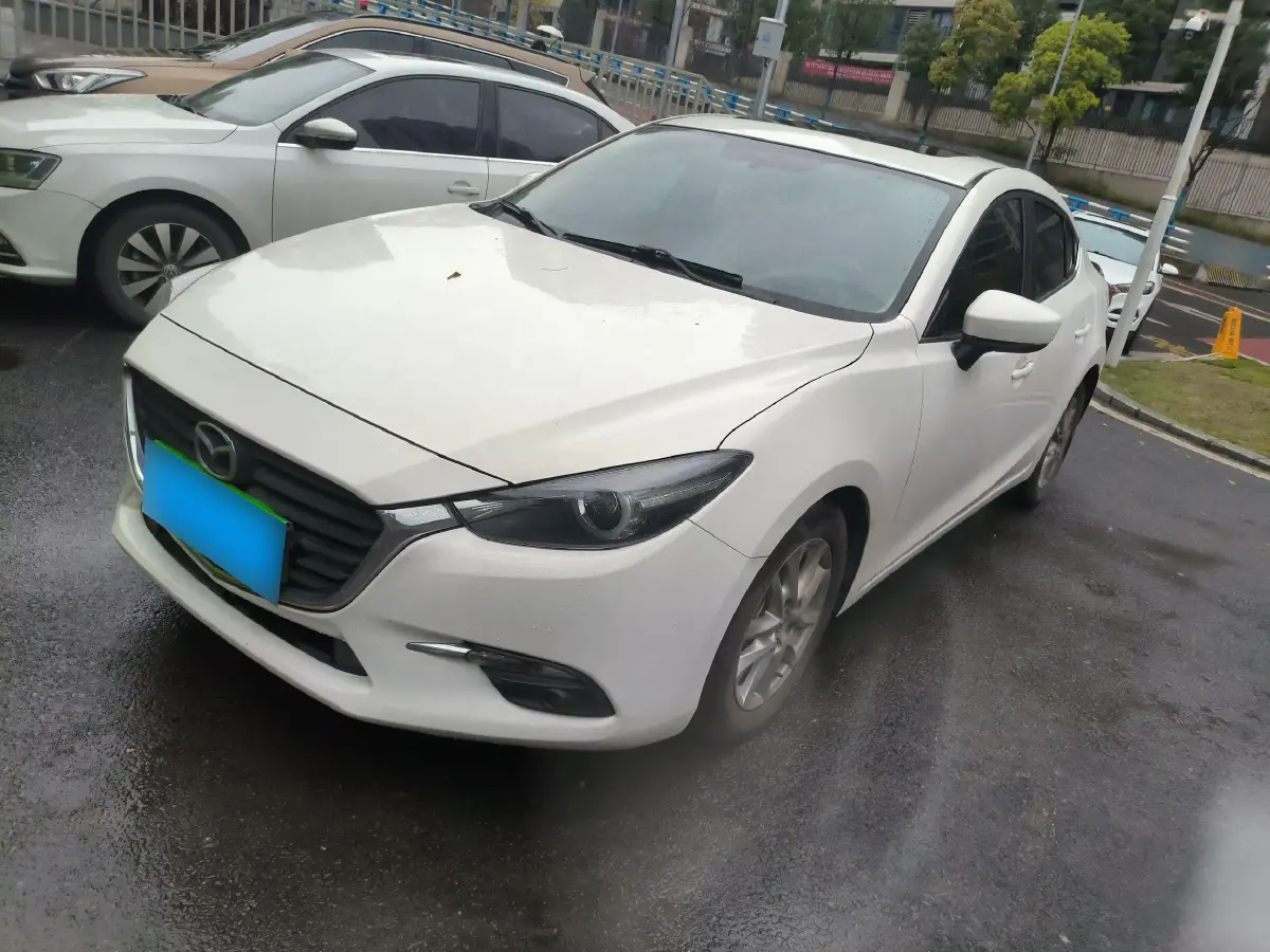 2017 Mazda 3 Axela 1.5L 117HP L4 6AT