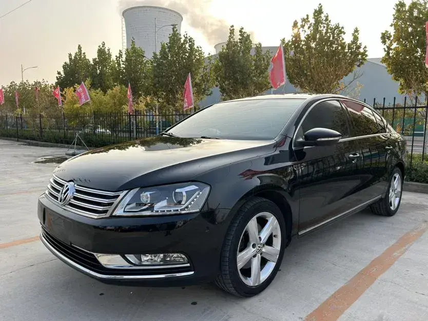 2012 Volkswagen Magotan 2.0T 200HP L4 6DCT