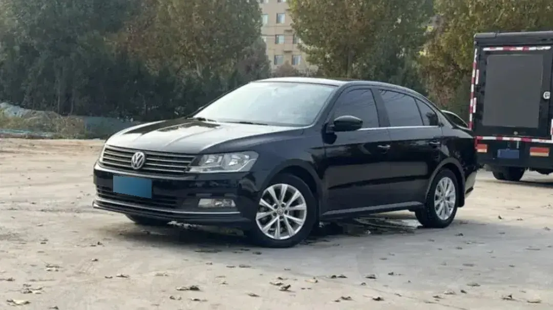 2015 Volkswagen Lavida 1.6L 110HP L4 5MT