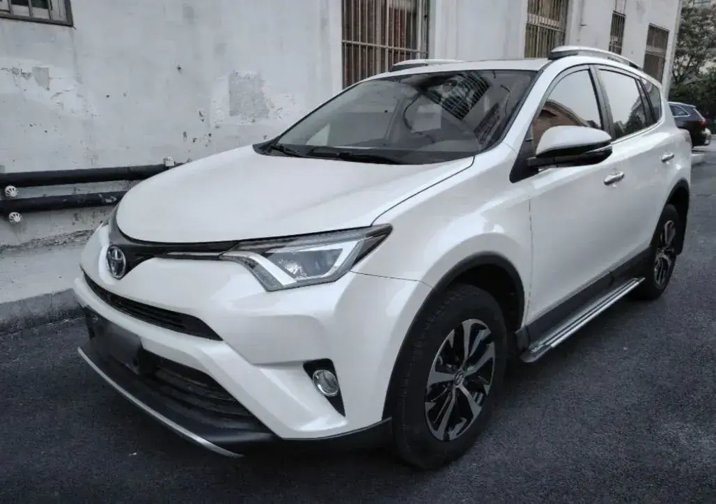 2016 Toyota RAV4 2.0L 151HP L4 CVT