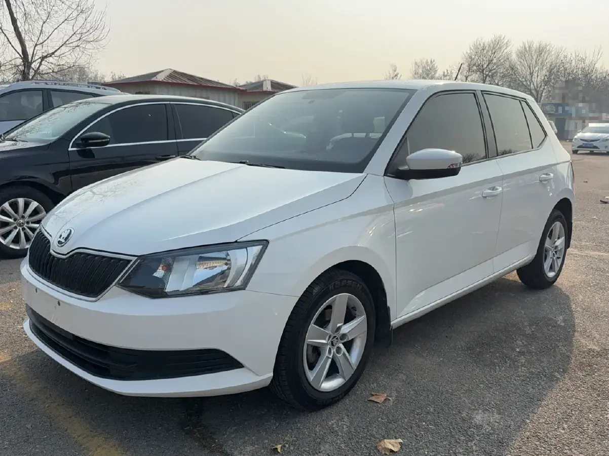 2017 Skoda Fabia 1.4L 90HP L4 6AT