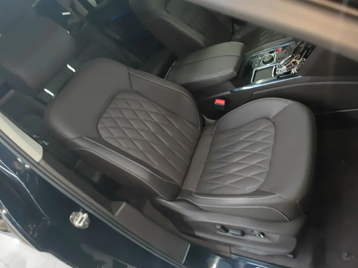 2019 Volkswagen Teramont 2.5T 299HP V6 7DCT,autocango,china used car exporter,china ev exporter,chinese used car exporter,chinese used ev exporter