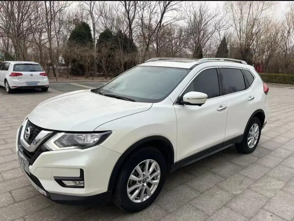2017 Nissan X-Trail 2.0L 150HP L4 CVT
