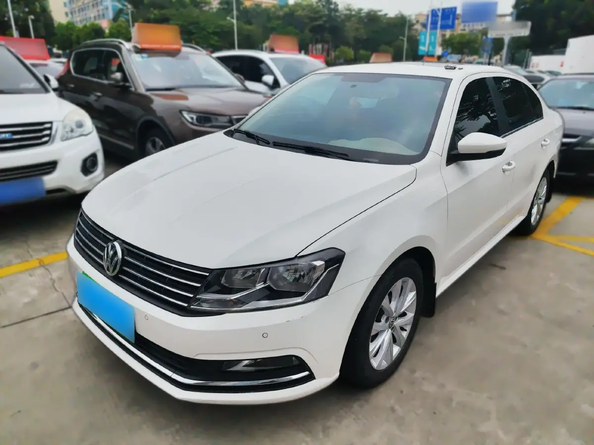 2015 Volkswagen Lavida 1.6L 110HP L4 6AT