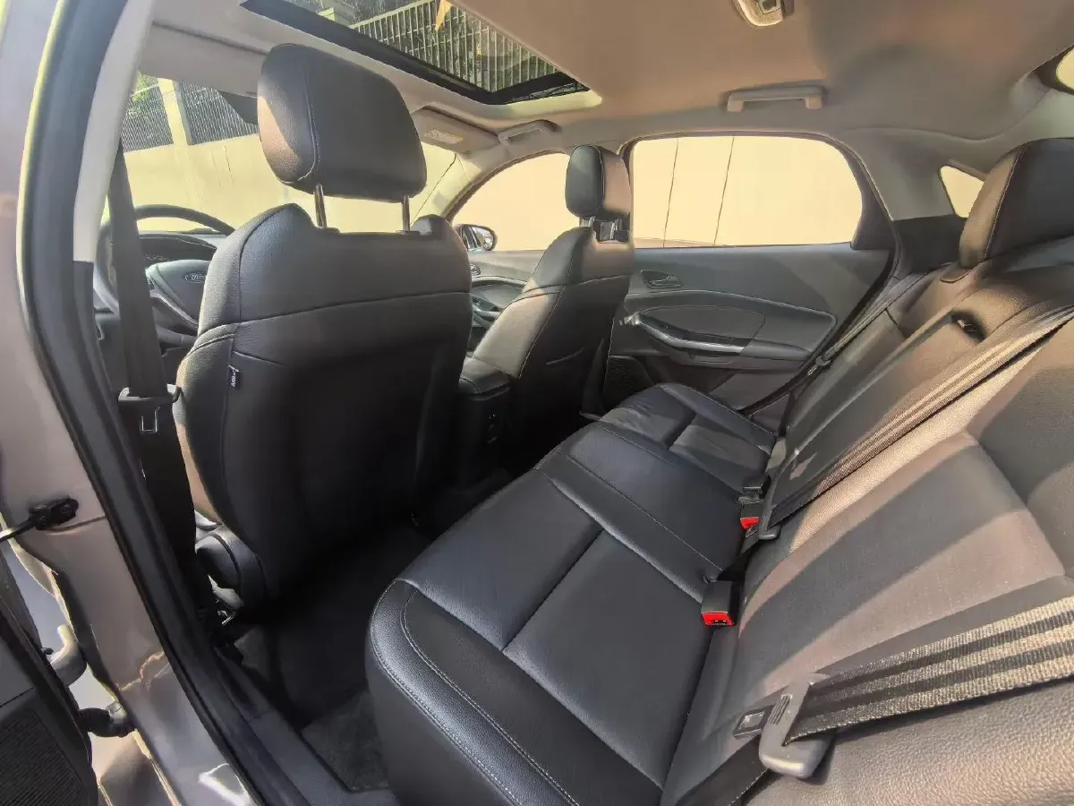 2015 Ford Escort 1.5L 113HP L4 6AT,autocango,china used car exporter,china ev exporter,chinese used car exporter,chinese used ev exporter