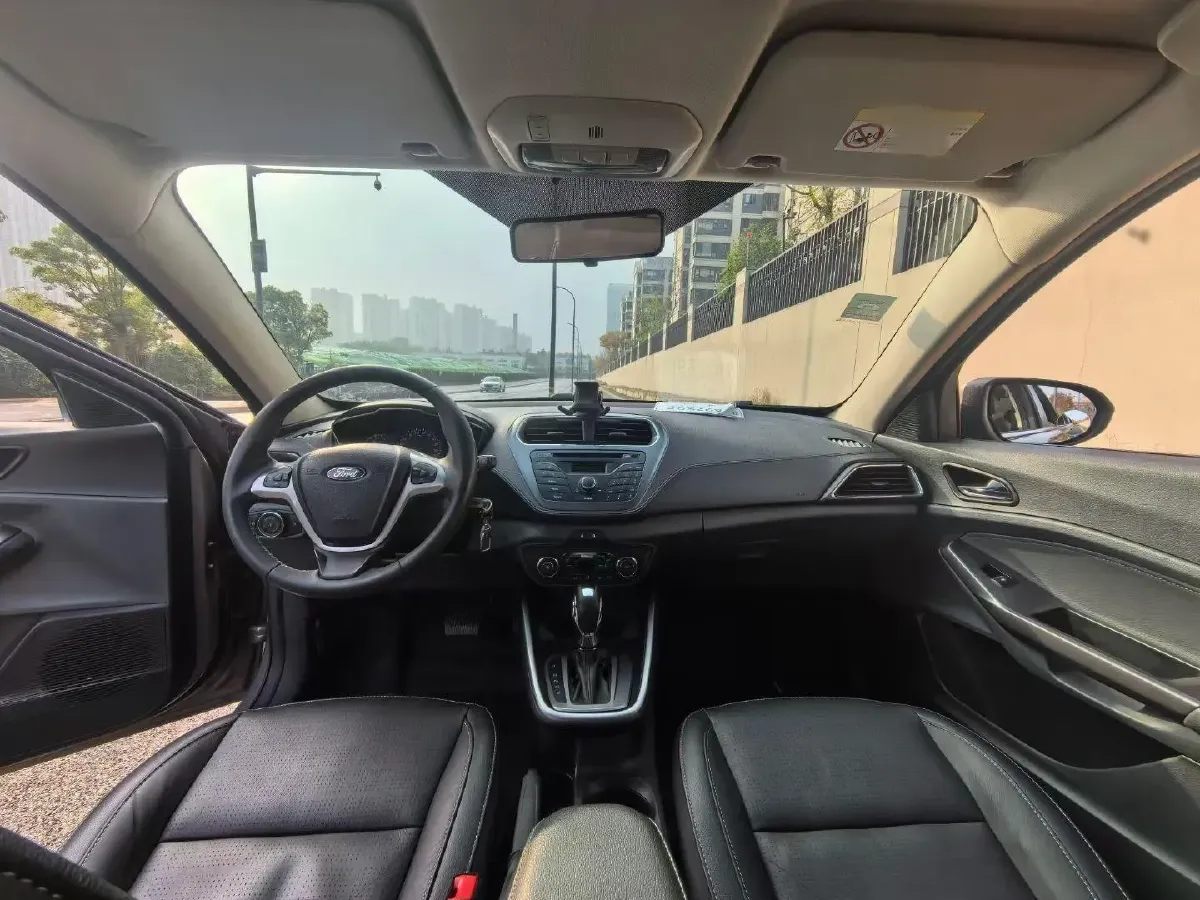 2015 Ford Escort 1.5L 113HP L4 6AT,autocango,china used car exporter,china ev exporter,chinese used car exporter,chinese used ev exporter