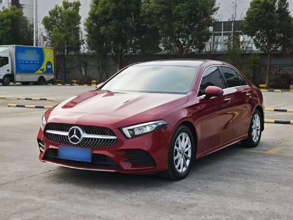 2020 Mercedes-Benz A Class 1.3T 163HP L4 7DCT