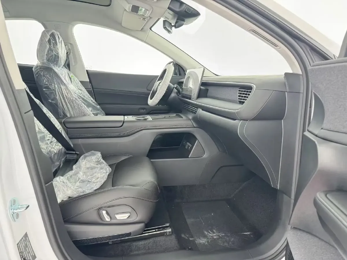 2023 Xpeng G6 BEV 66KWH,autocango,china used car exporter,china ev exporter,chinese used car exporter,chinese used ev exporter