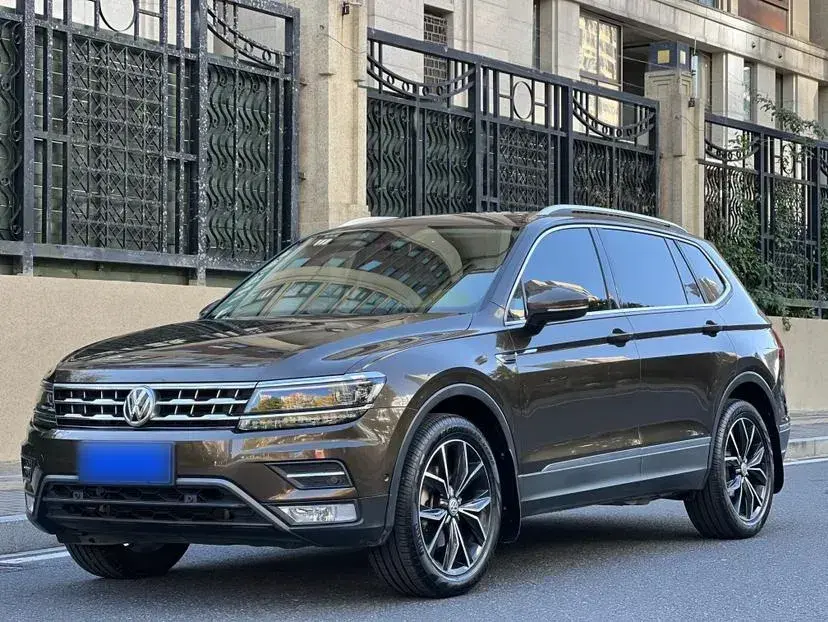 2017 Volkswagen Tiguan L 1.8T 180HP L4 7DCT