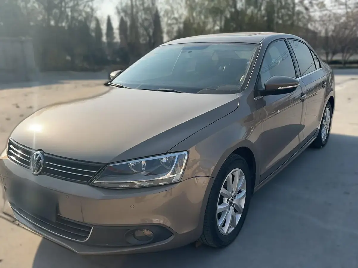 2012 Volkswagen Sagitar 1.4T 131HP L4 5MT
